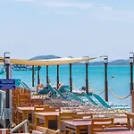 Ezer Hotel 2*