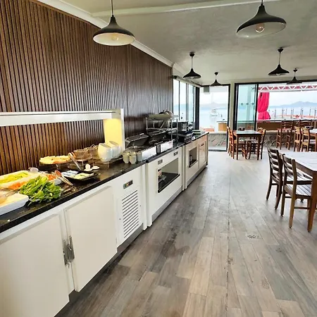 埃泽尔酒店 Ayvalı